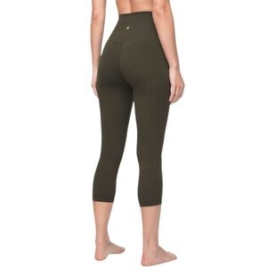 Lululemon Women’s Align Crop 21" in Dark Olive Green Sz 8 EUC